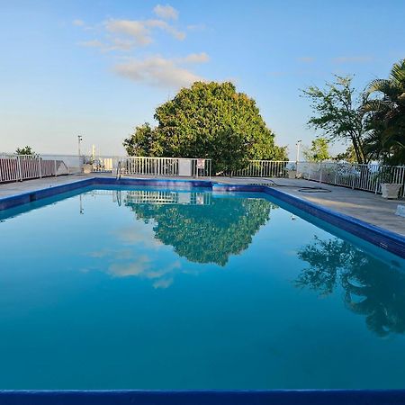 Montego Bay Club Apartments Buitenkant foto