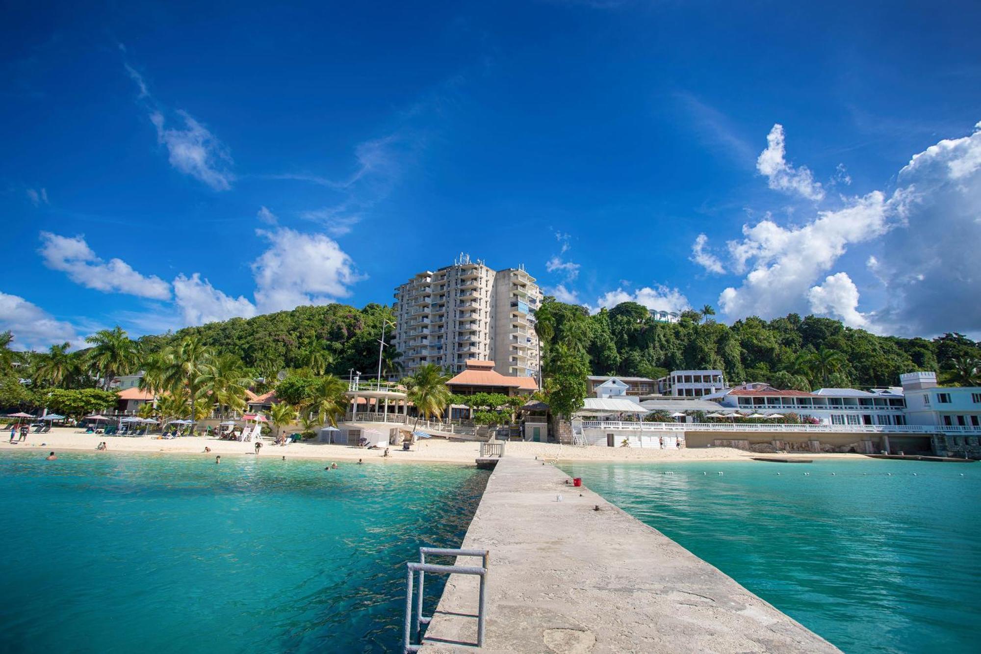 Montego Bay Club Apartments Buitenkant foto