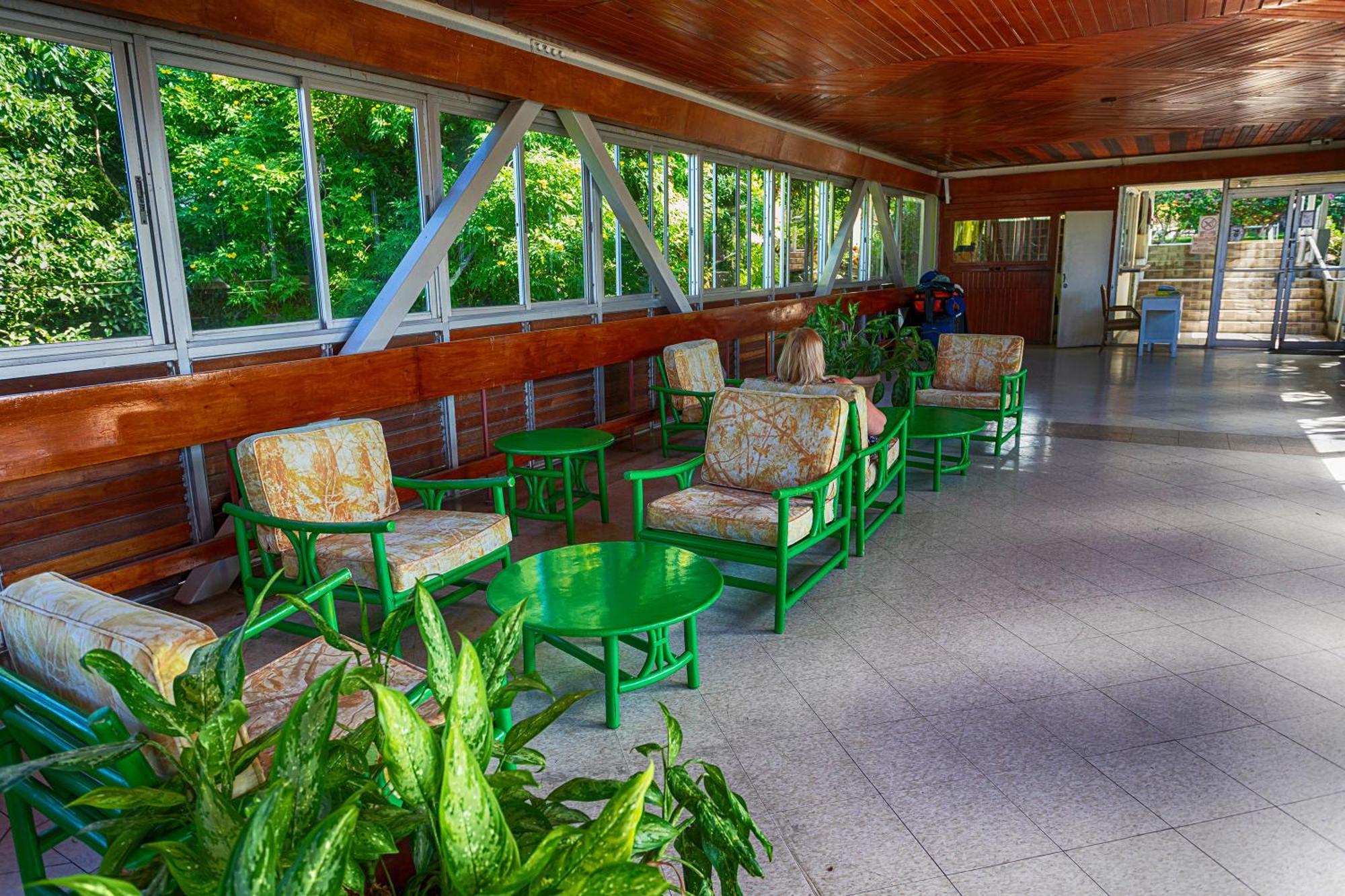 Montego Bay Club Apartments Buitenkant foto