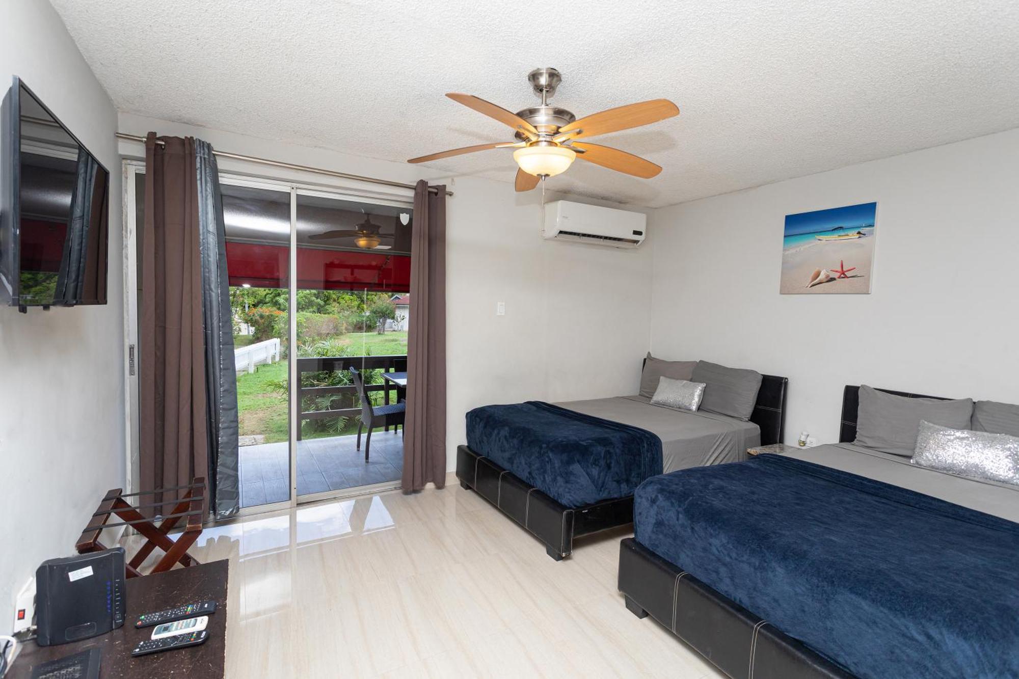 Montego Bay Club Apartments Buitenkant foto