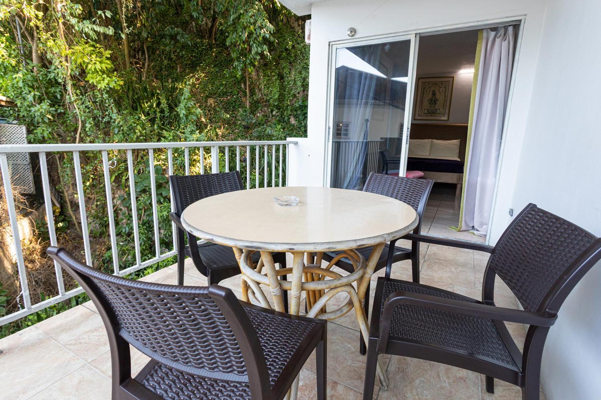 Montego Bay Club Apartments Buitenkant foto